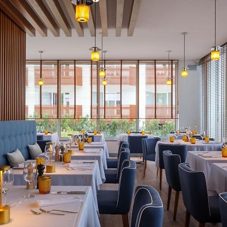 Malibu Foz Hotel - La Maison Younan Фигейра-да-Фош Экстерьер фото Restaurant