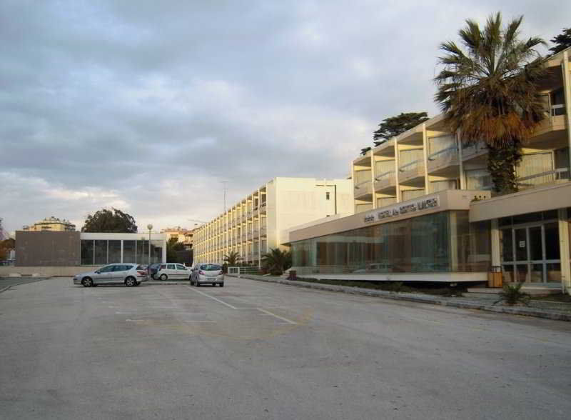 Malibu Foz Hotel - La Maison Younan Фигейра-да-Фош Экстерьер фото The campus of the University of Patras