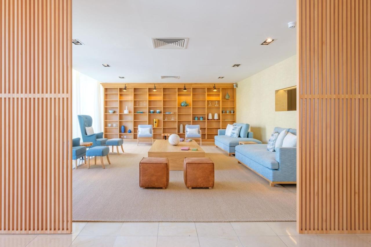 Malibu Foz Hotel - La Maison Younan Фигейра-да-Фош Экстерьер фото The library at the International Centre for Leadership in Education