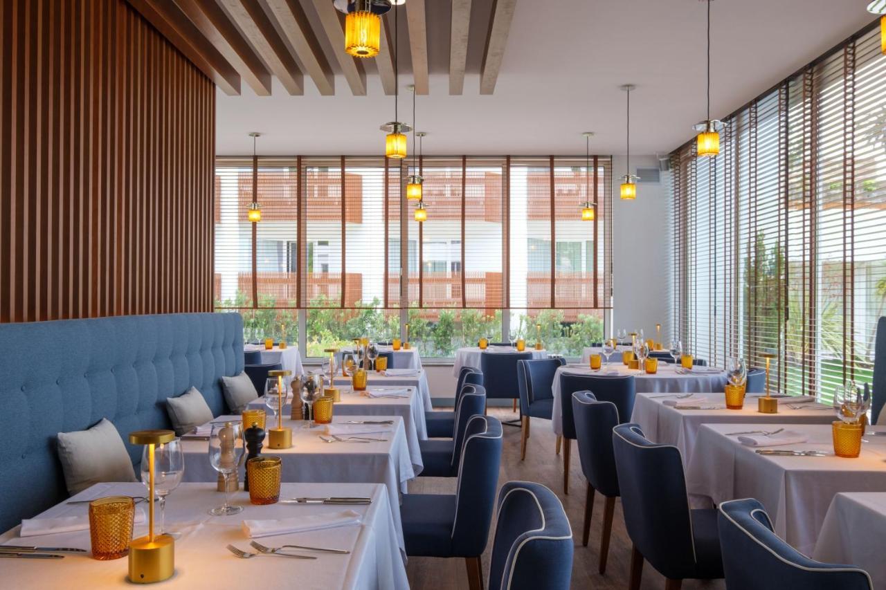 Malibu Foz Hotel - La Maison Younan Фигейра-да-Фош Экстерьер фото Restaurant